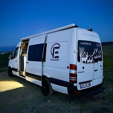 Campervan Leoventure Кемпинг Тирана